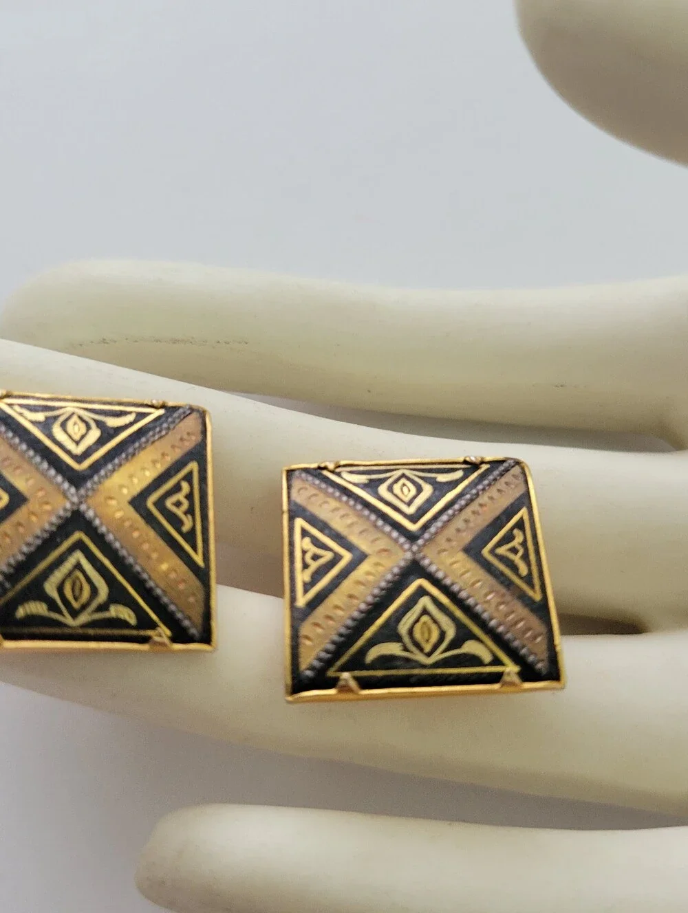 Vintage Damascene Mens Cufflinks Gold Plated Black